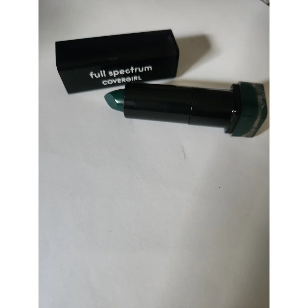 CoverGirl Full Spectrum Idol Satin‎ Lipstick FS397 Mad Money
